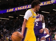 金年会-包含詹姆斯在湖人比赛中出色防守，逆转引发热议！的词条