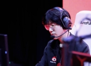 Jinnianhui- theshy第一把滑板鞋回放 